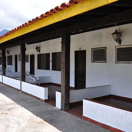 Hotel Fazenda 3 Poderes Карагуататуба Номер фото